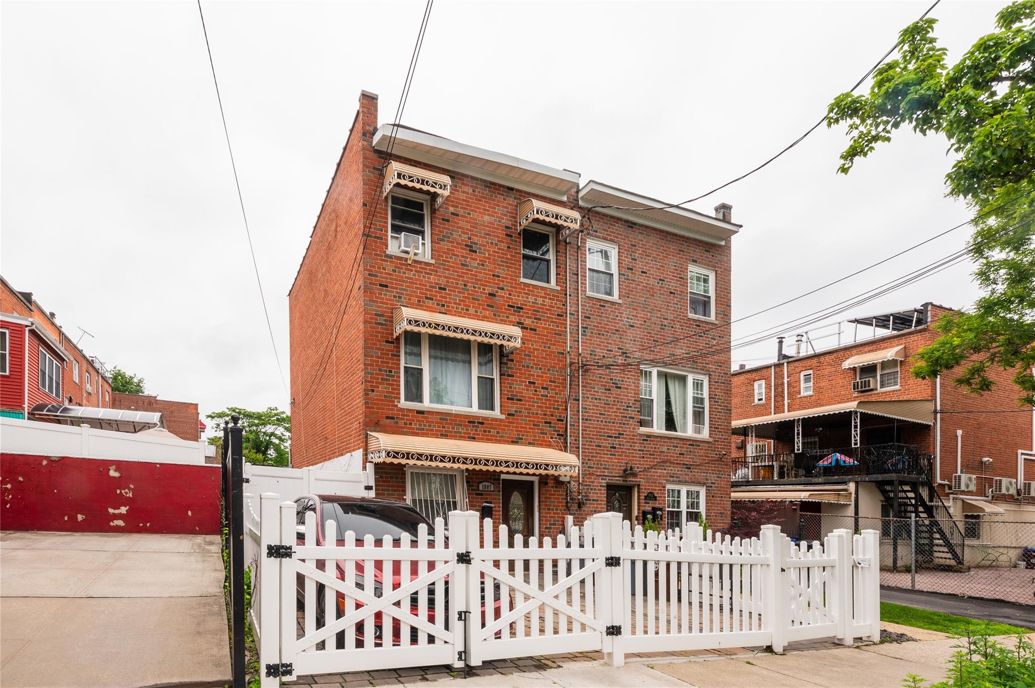Property photo # 1