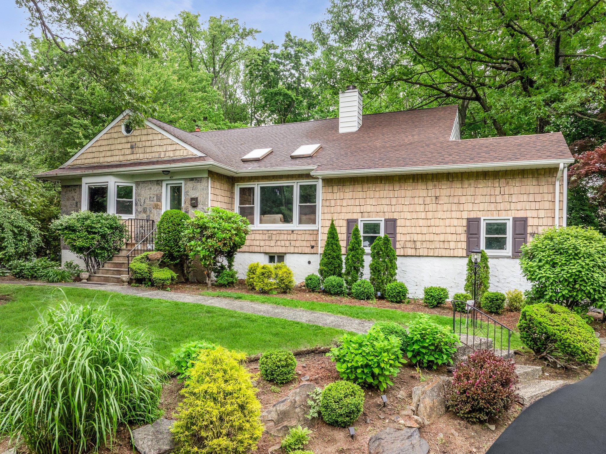 Property photo # 1