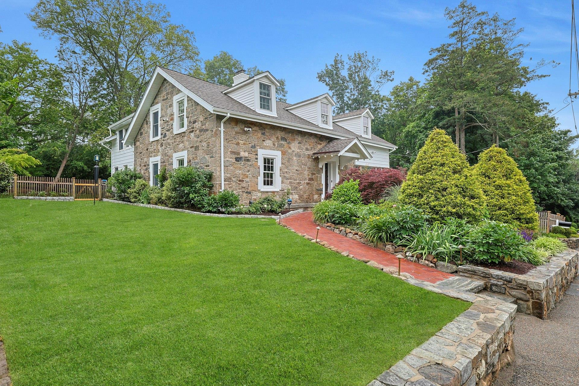 Property photo # 1