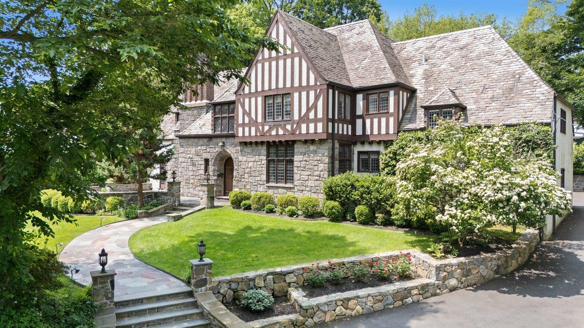 Property photo # 1