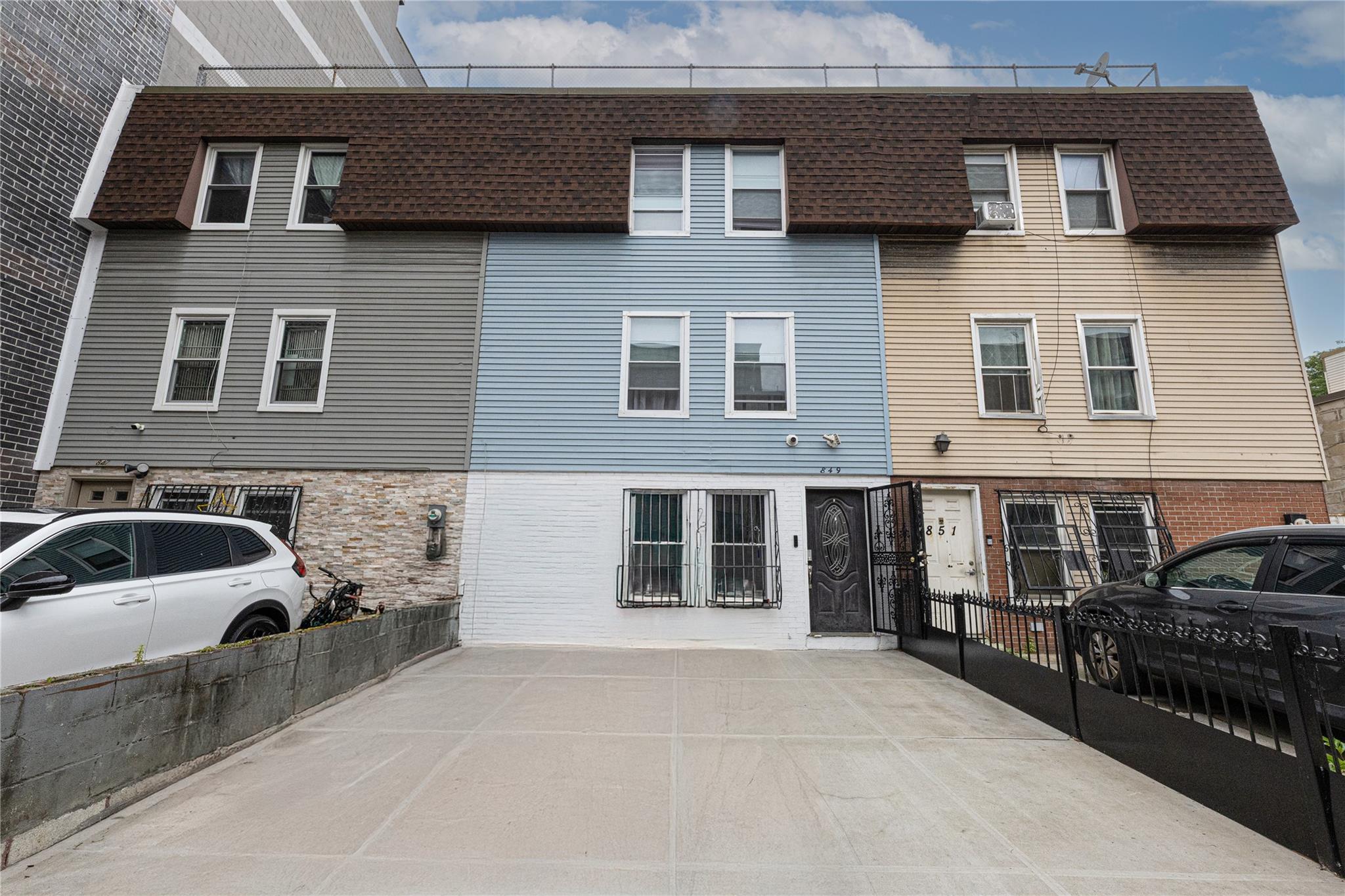Property photo # 1