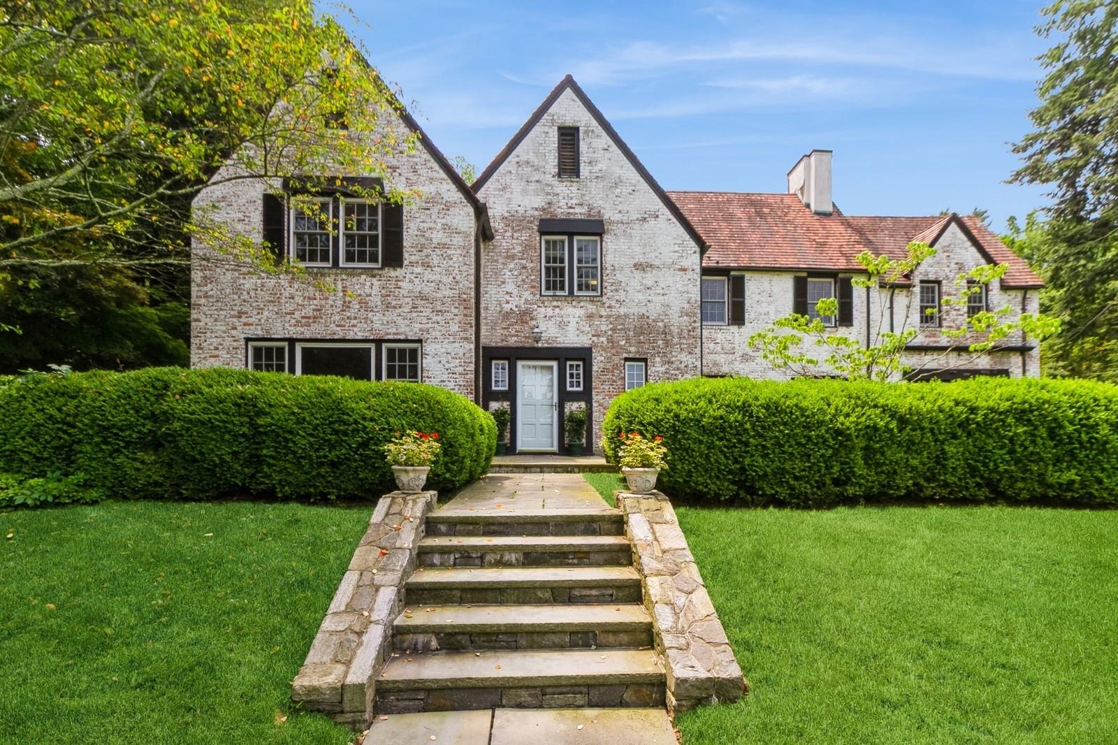 Property photo # 1