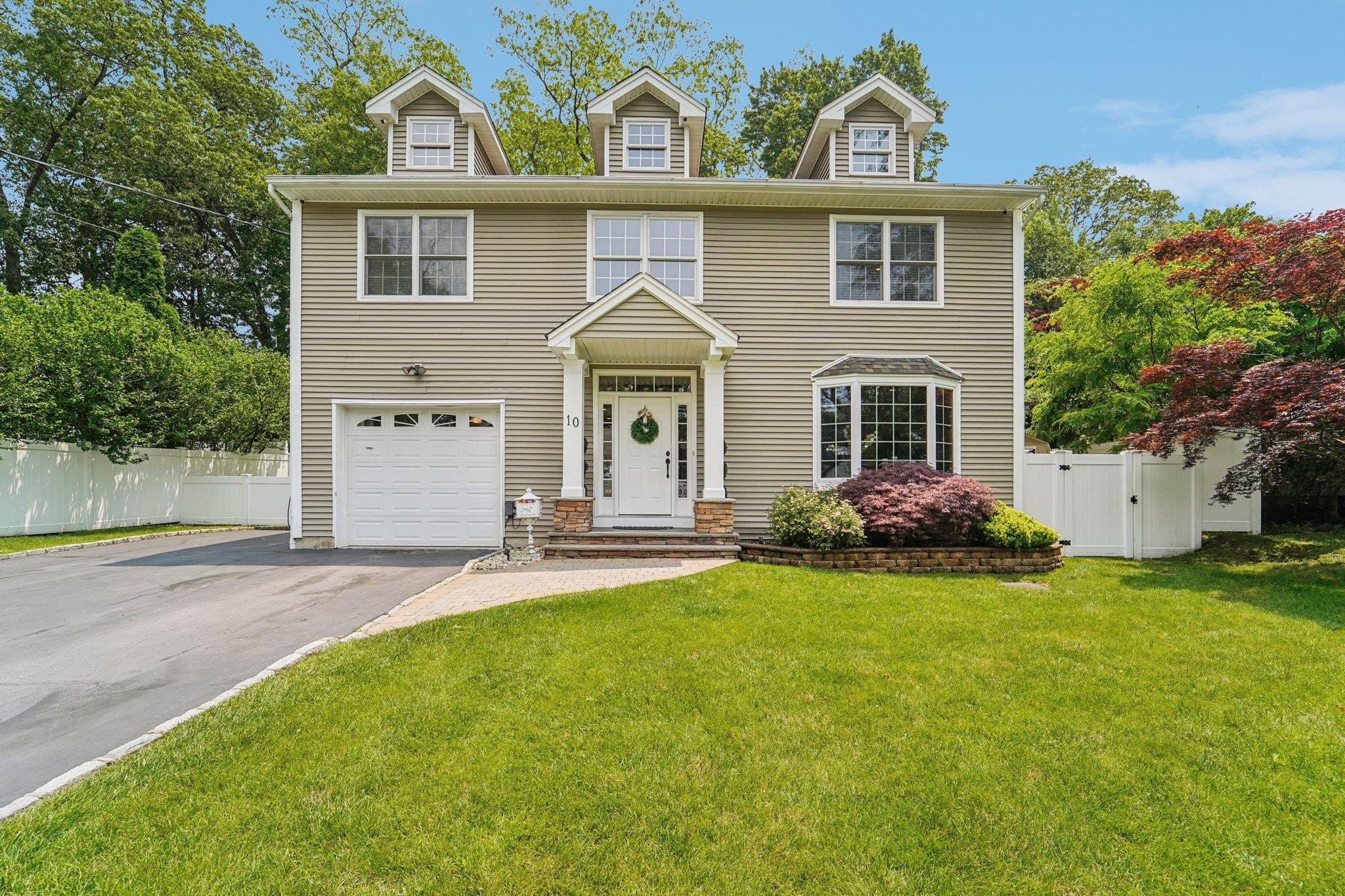 Property photo # 1