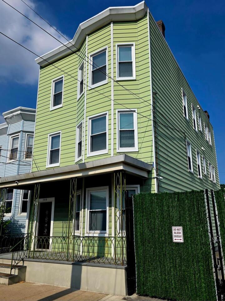 Property photo # 1