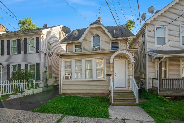 Property photo # 1