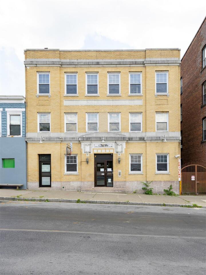 Property photo # 1