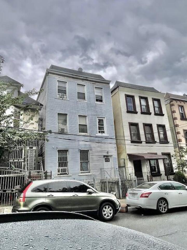 Property photo # 1