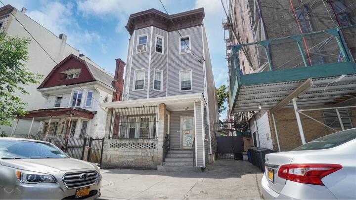 Property photo # 1