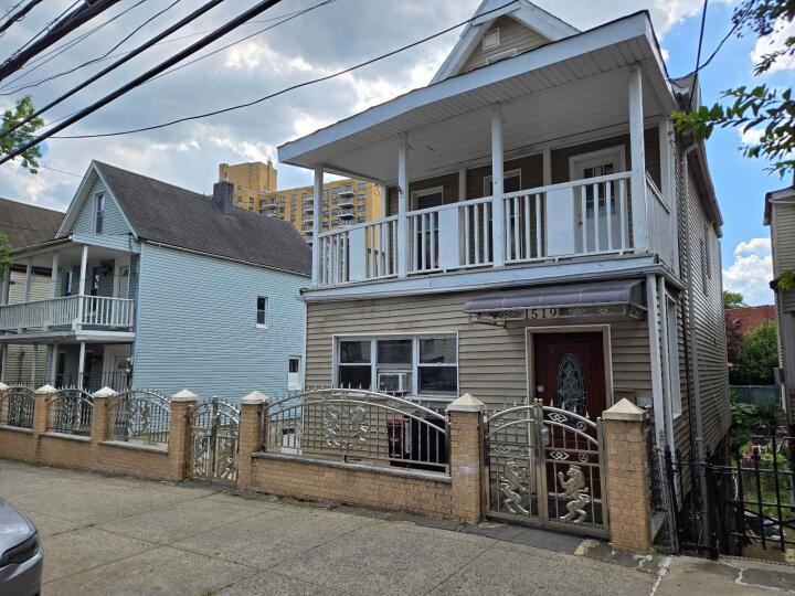 Property photo # 1
