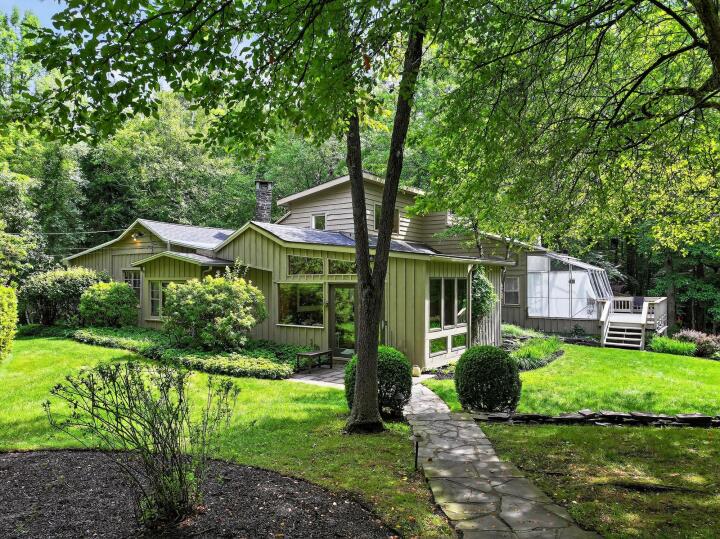 Property photo # 1