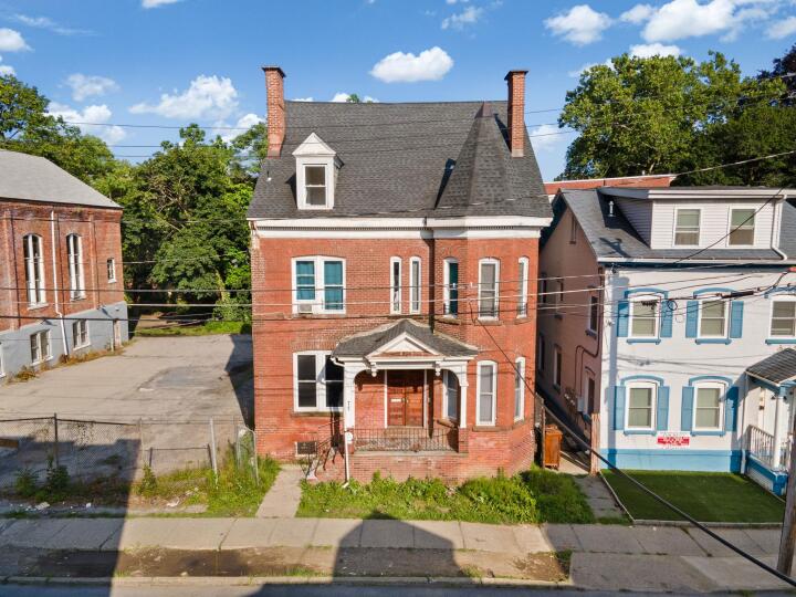 Property photo # 1