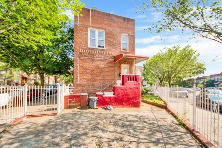 Property photo # 1