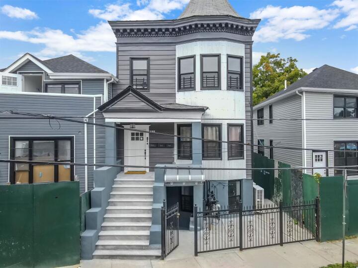 Property photo # 1