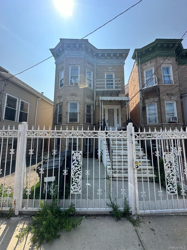 Property photo # 1