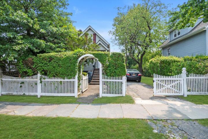Property photo # 1