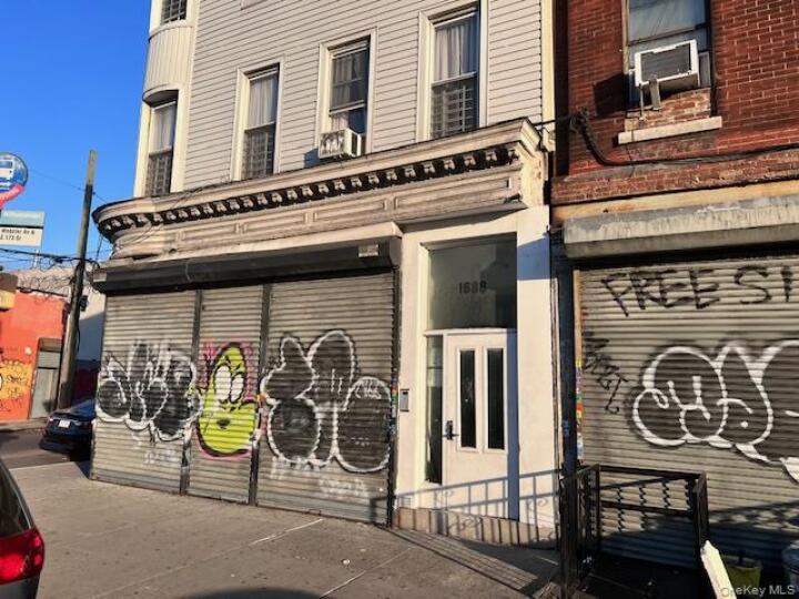 Property photo # 1