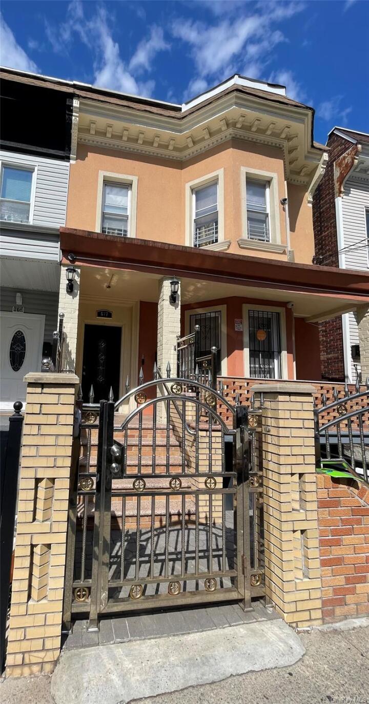 Property photo # 1