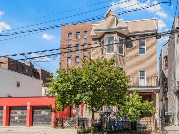 Property photo # 1