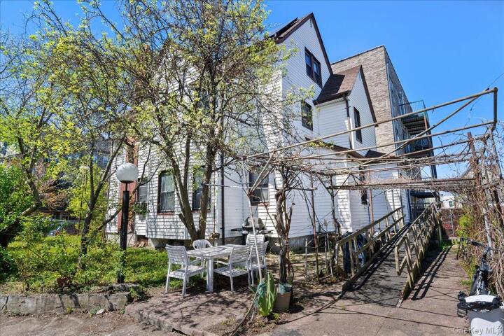 Property photo # 1