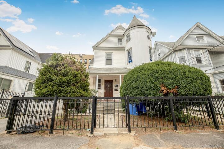 Property photo # 1