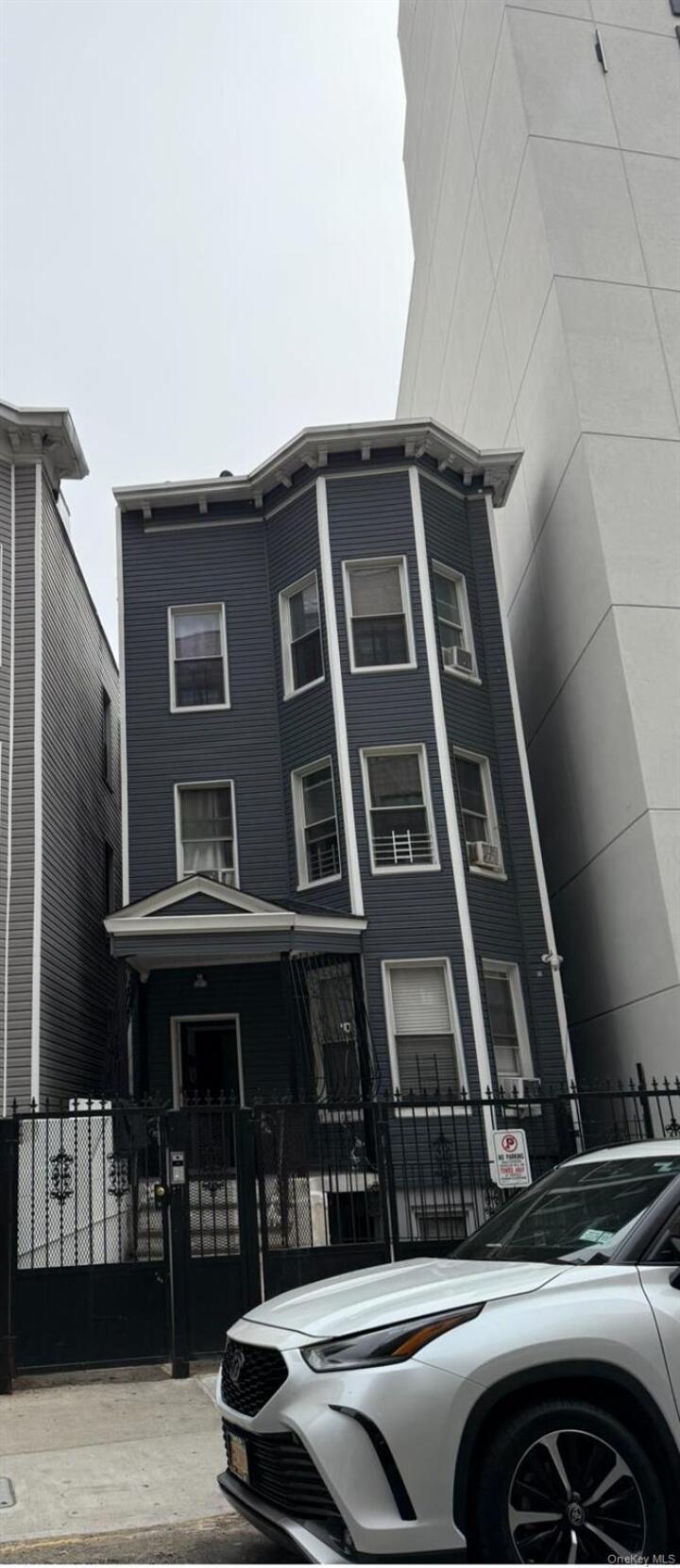 Property photo # 1