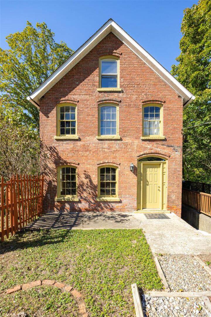 Property photo # 1
