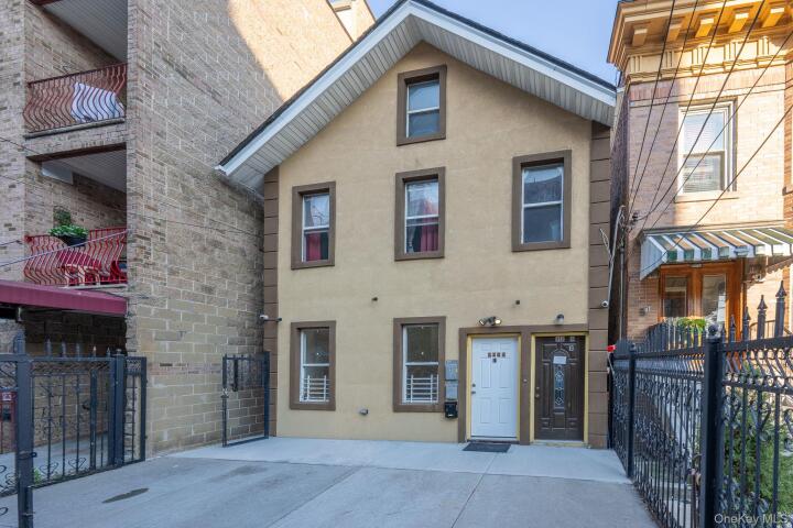 Property photo # 1