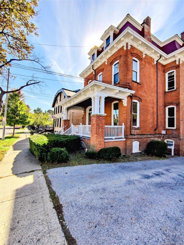 Property photo # 1