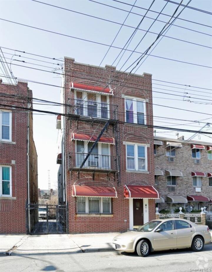 Property photo # 1
