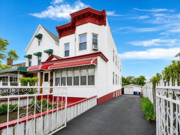 Property photo # 1