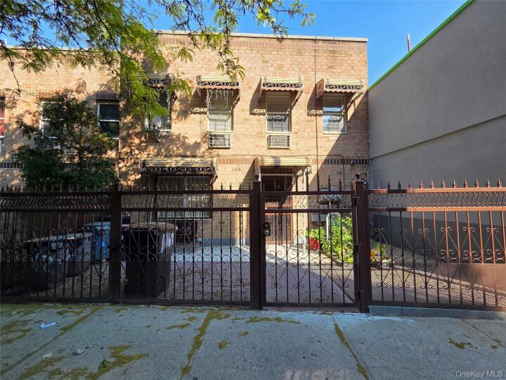 Property photo # 1