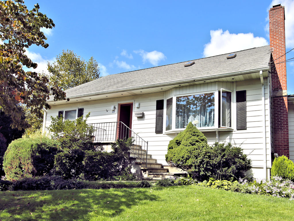 Property photo # 1